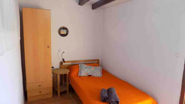 საძინებელი 4