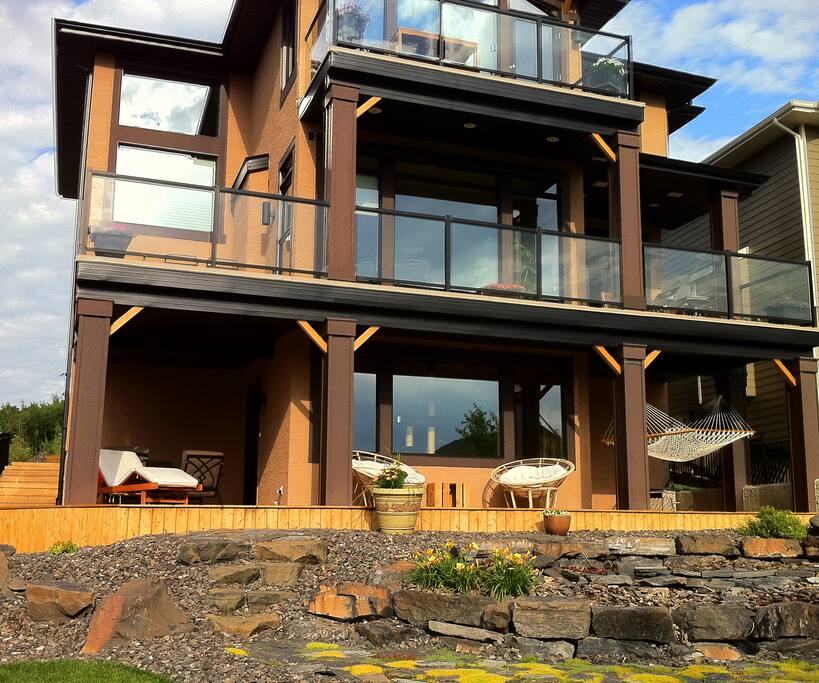 Enjoy colorful sunsets over mountain views from over 2000 sq feet of deck space on 3 levels.