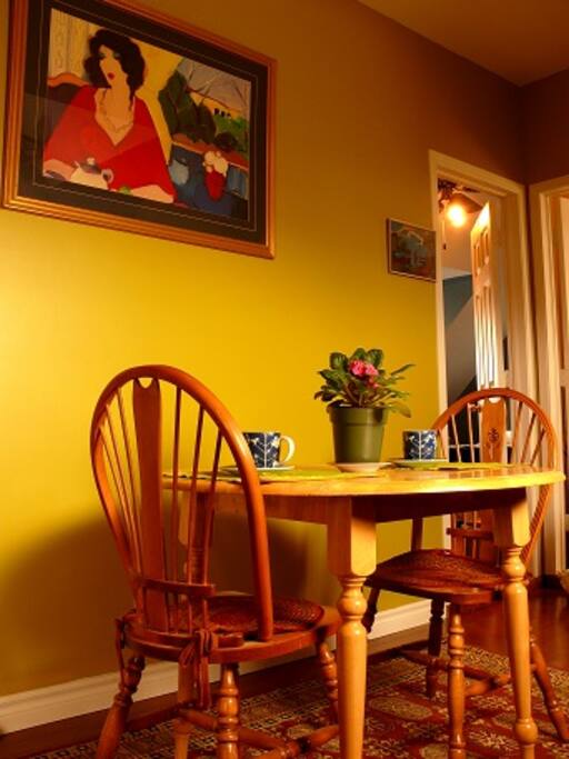 Sunny spot for tea in the shared snack area: lots of lovely conversations between guests have happened here in the well provided nook