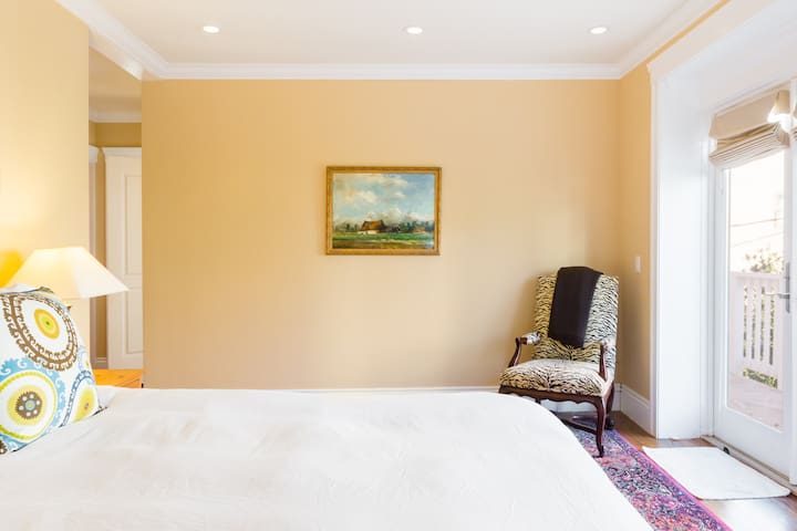 Elegant, Spacious Marina Home Parking By Golden Gate Bridge gallery image 4