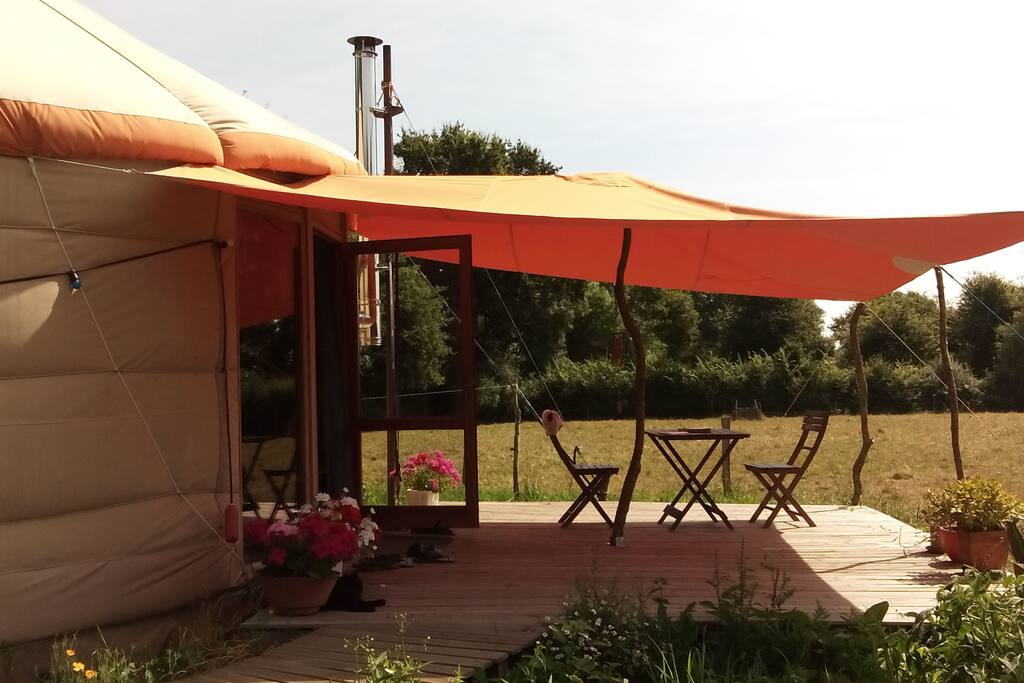 Terrasse et son auvent