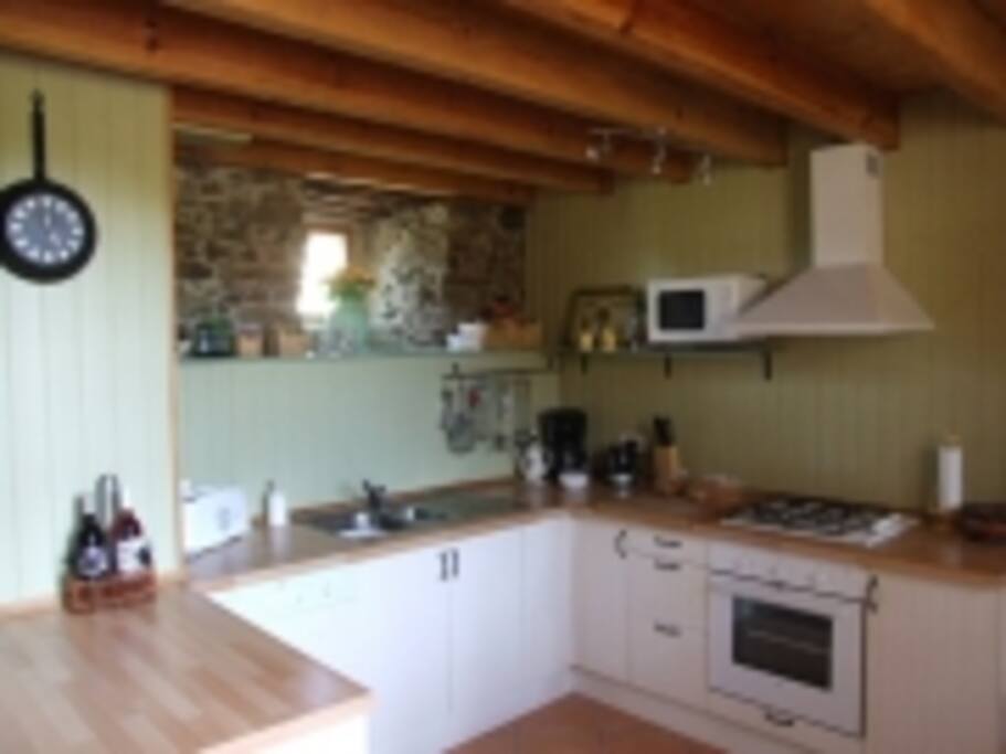 Modern fully fitted kitchen
