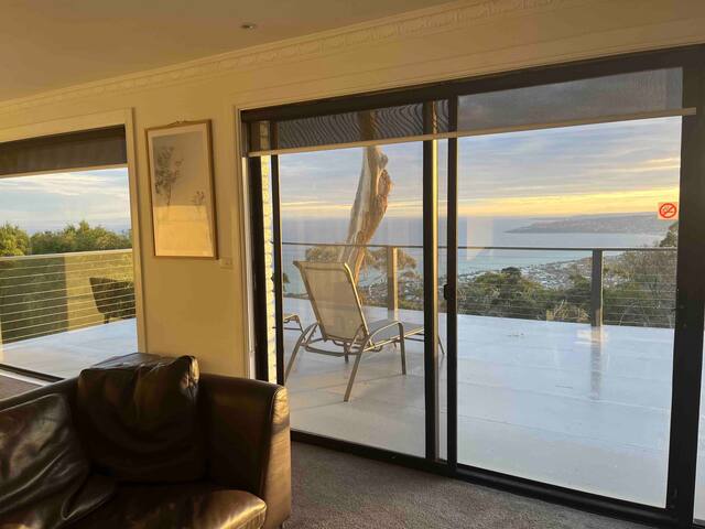 Stunning View Entire Villa【3Beds + 3Bathtubs】 gallery image 4