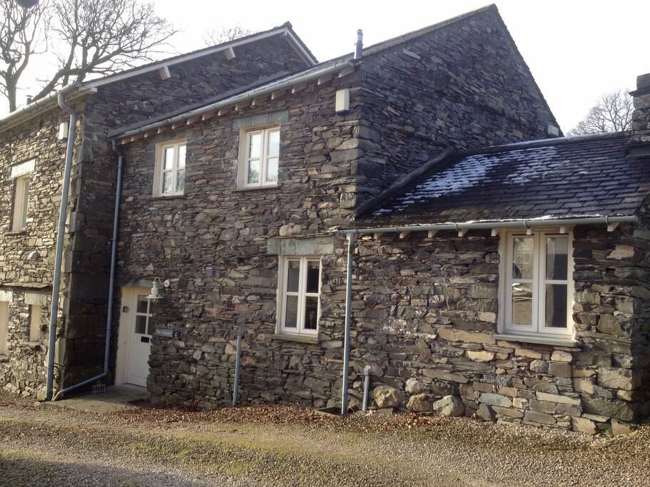 Front view, main bedroom to the side