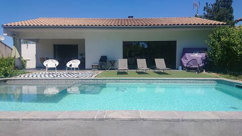 villa agréable avec piscine