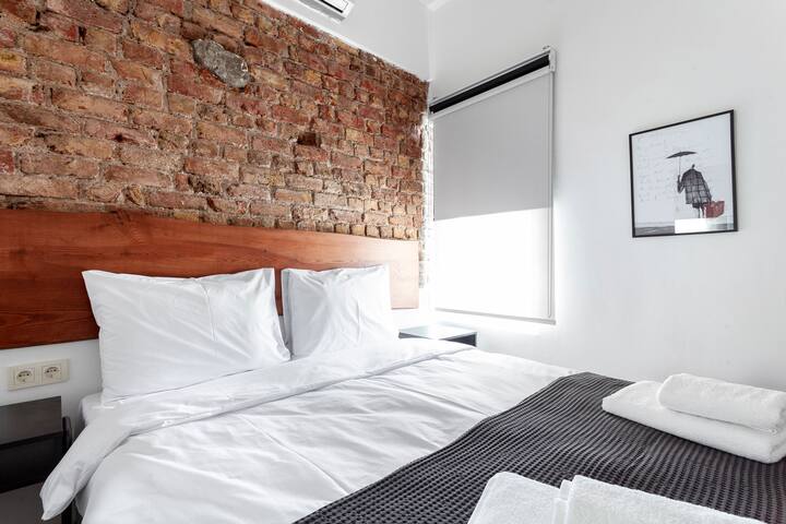 -Big groups- old town, Modern 6BR 4BA AC/Elevaor gallery image 3