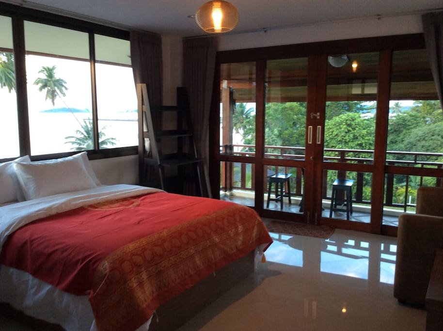 Well decorated Bed, sofa and good terrace