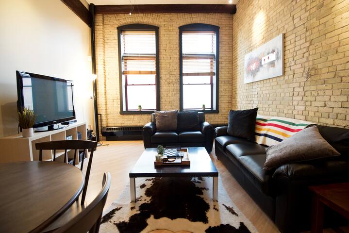 Exchange district condo near it all w/Parking!