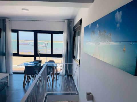 Low penthouse duplex