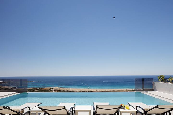 Sea Lovers Villa, 2 BD, private pool, sea views gallery image 2
