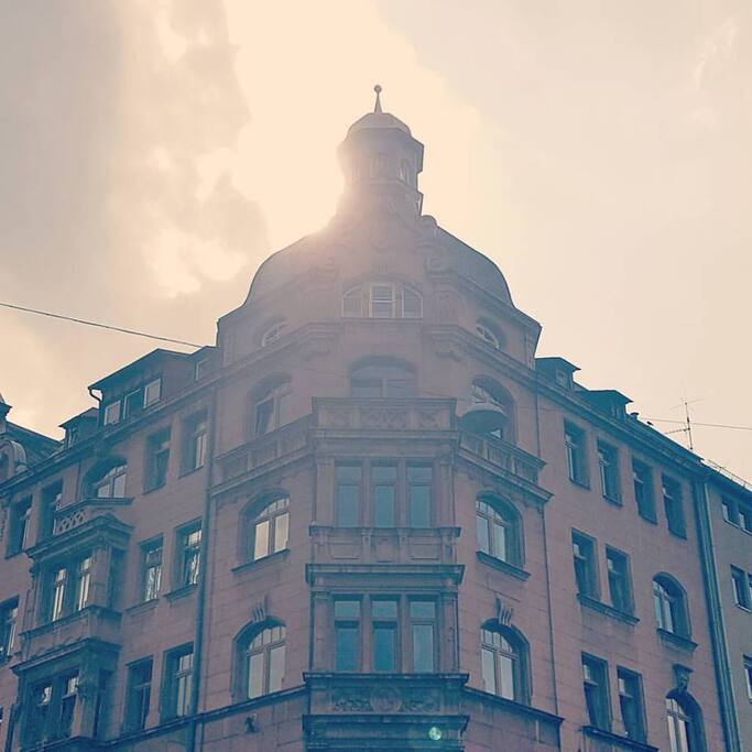 Ganz oben befindet sich die Wohnung mit Turm.