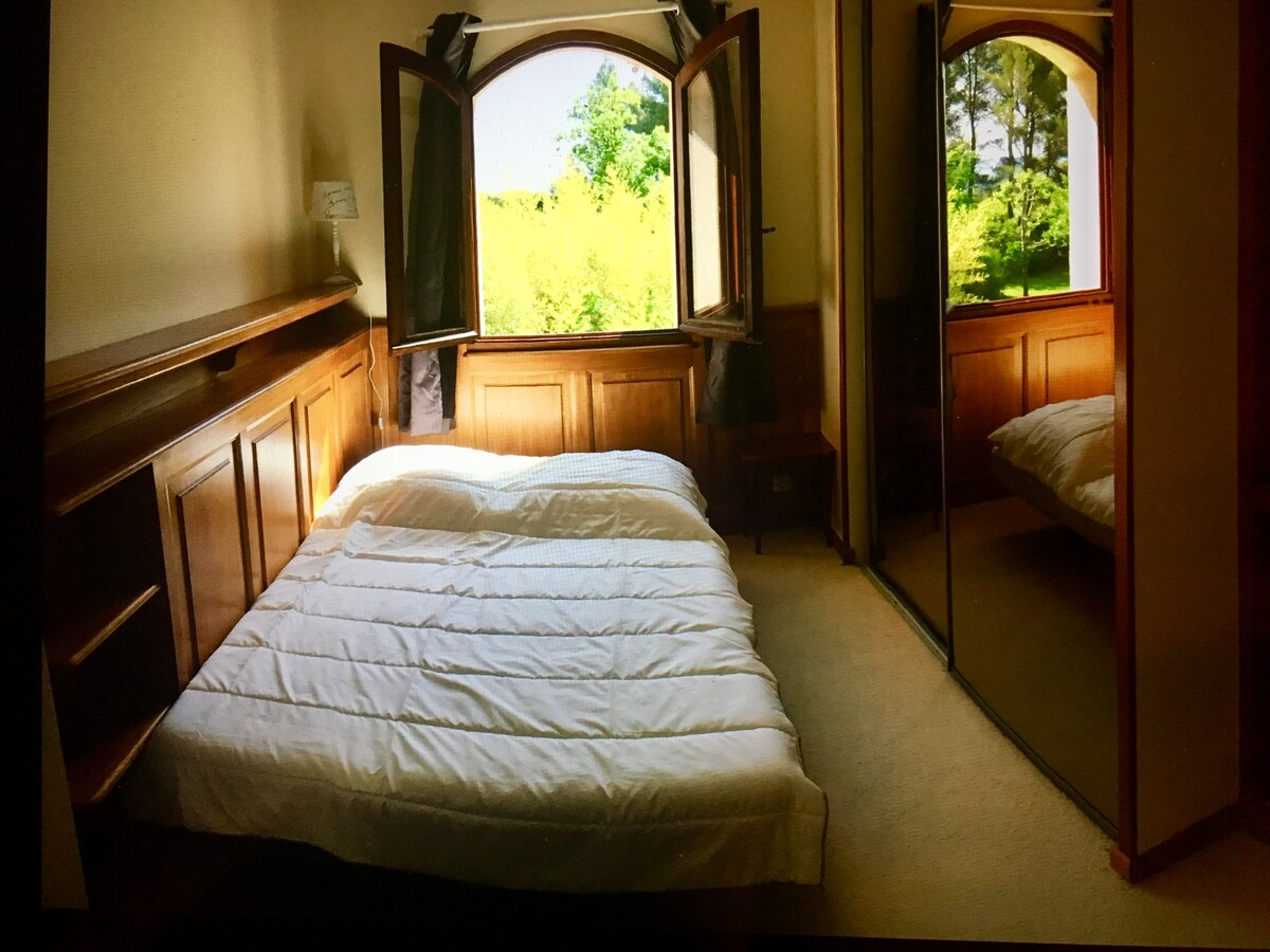 Стая на първия етаж 