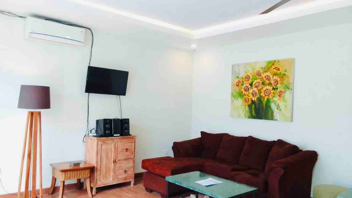 Villa in Kecamatan Kuta Utara · ★4.83 · 2 bedrooms · 5 beds · 2 private baths, Airbnb comparable