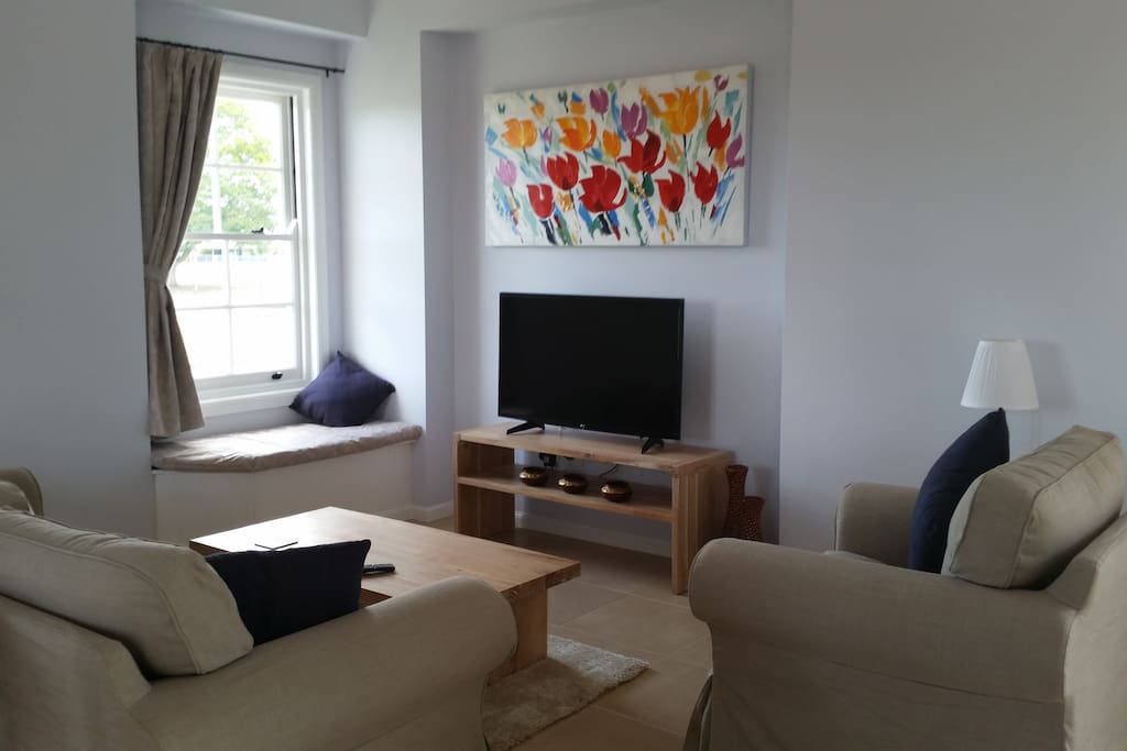The Lounge and Window Seat of Apt 3