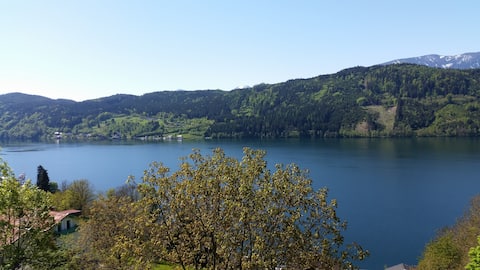 Výhľad na jazero úplne nad Millstätter