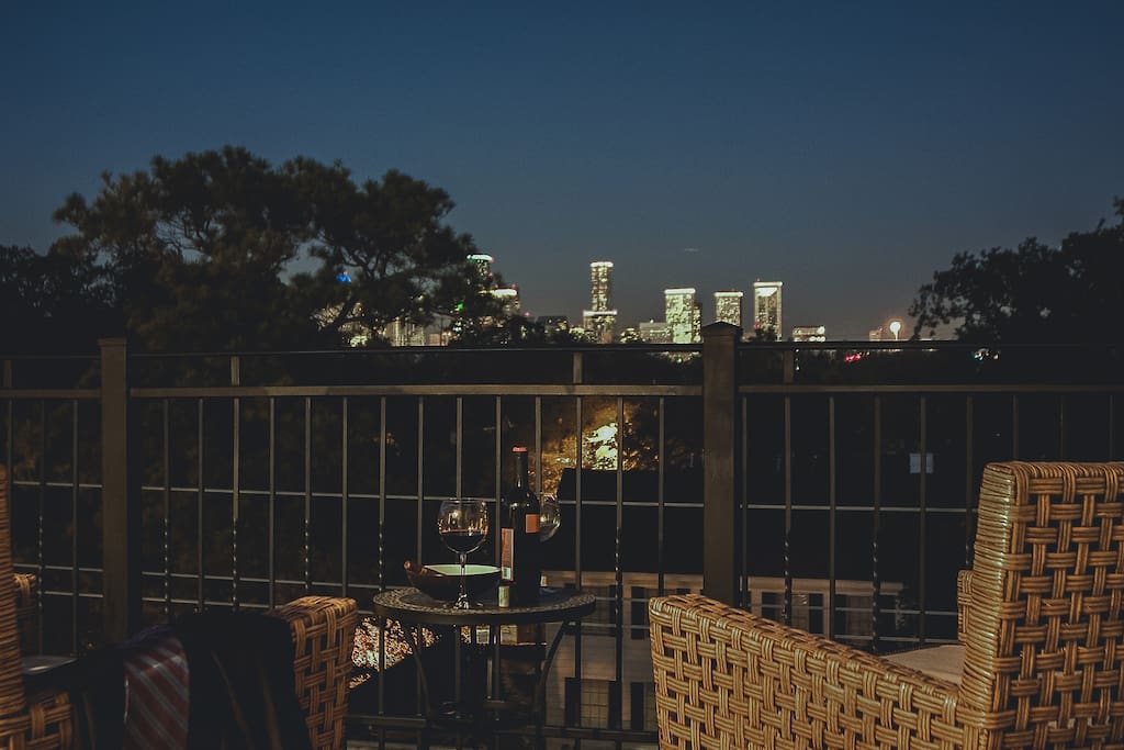 Breathtaking view of the Houston Downtown skylight. Our 4th floor patio was MADE for entertainment. We have ALL Restoration Hardware outdoor furniture and a beautiful glass fire pit, perfect for the cold seasons. Bluetooth integrated Sonos speakers surround the patio, while you and your guests sit under the MASSIVE cedar wood pergola. Sit back, relax, and enjoy - we do!