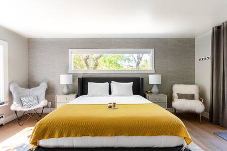 Secluded Master Suite on Private Vineyard