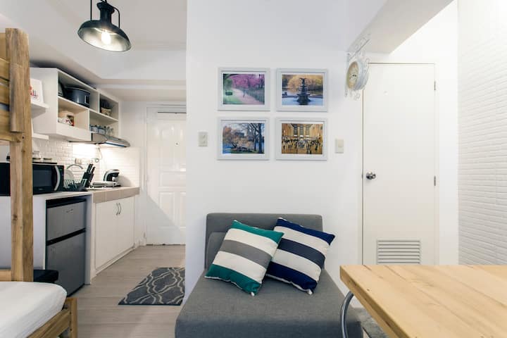 Nyu Dorm W/ Free Breakfast, Parking & Pool Access - Tagaytay City