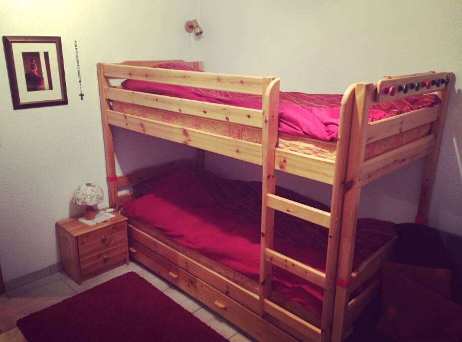 2. Schlafzimmer / 2. bedroom