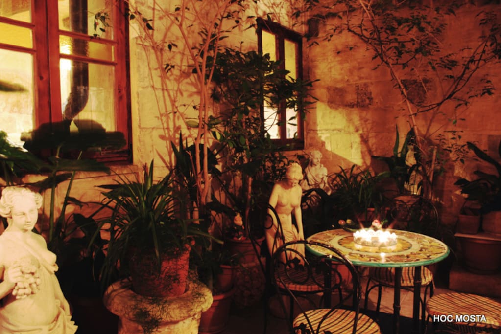 Charming, cosy & private to the top, courtyard found in the middle of the house