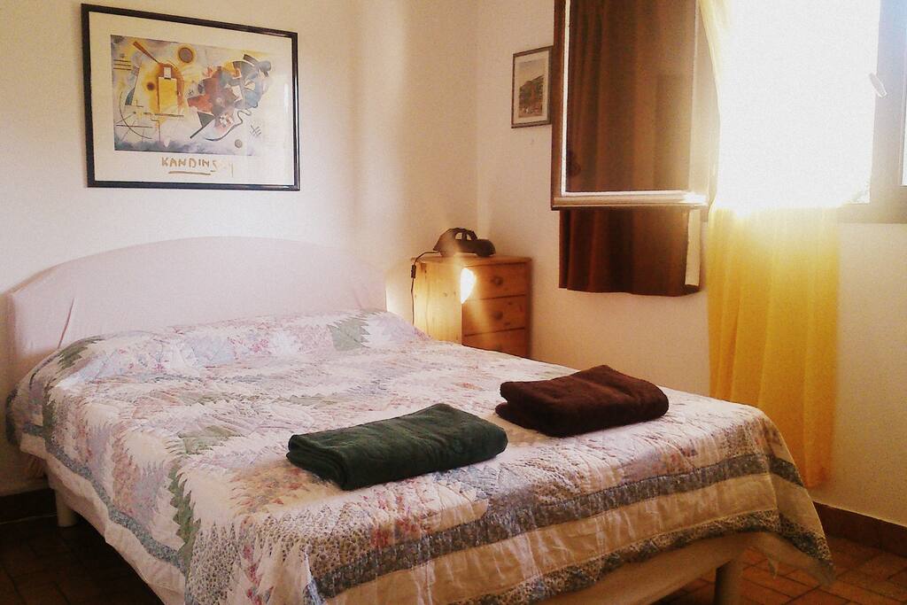 Chambre 1 pour 2 personnes.