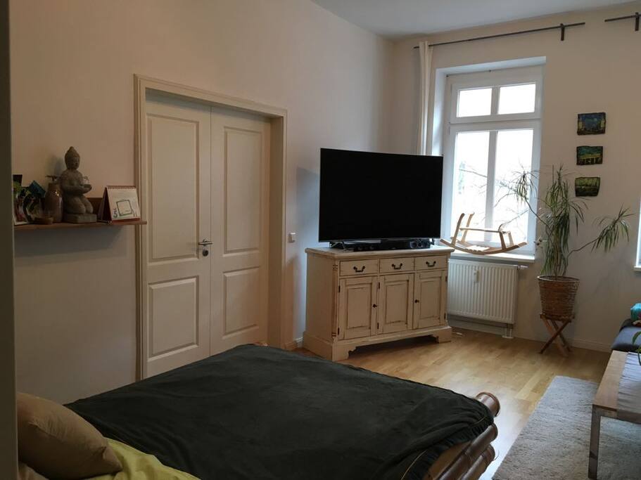 Bett in Schlafzimmer 2