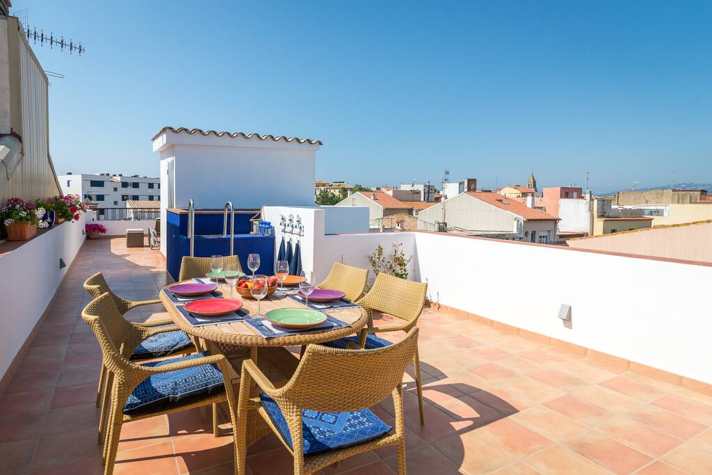 General view of roof terrace