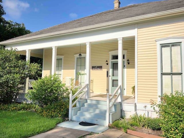 Airbnb Columbus Vacation Rentals Places To Stay Texas