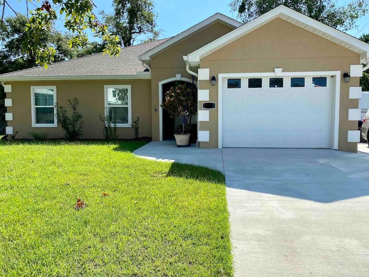 New 3-bedroom House; Walking Distance To Beach - Pass Christian, MS