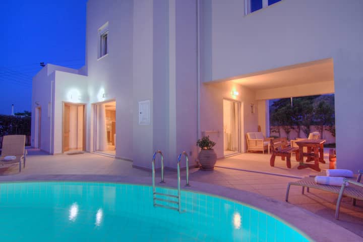 Villa Alkisti - Centrally Located, Private Pool