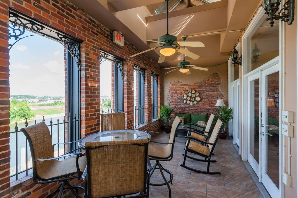 Large, comfortable porch