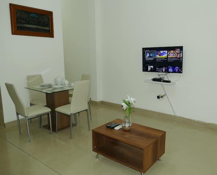 Играя вечеря, за да сервирам храната ви.