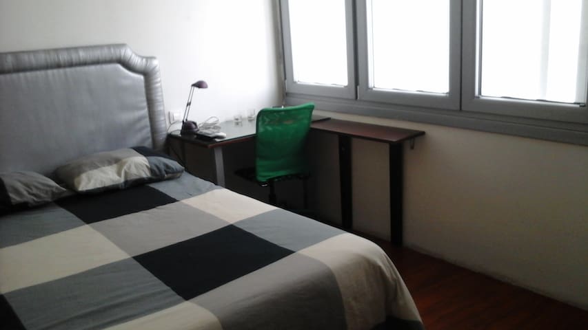 Double room in central and quiet area