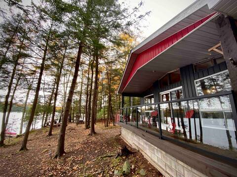 Peaceful Lakefront Escape