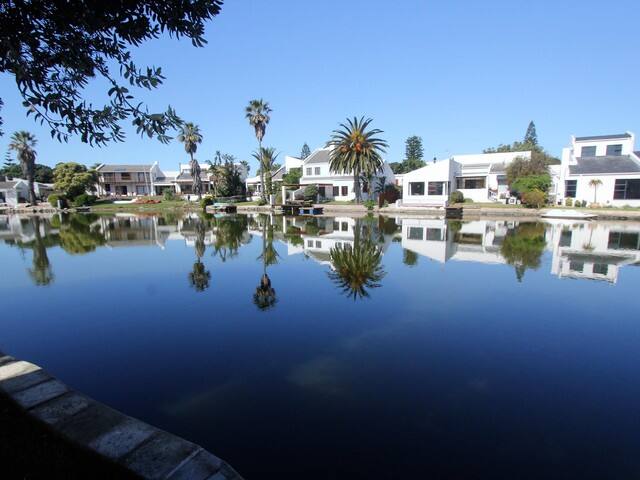 Cormorant and Kingfisher Hotspot gallery image 2