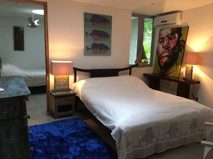 2. spálňa spojená s 3. spálňou a spoločným WC a sprchovacím kútom