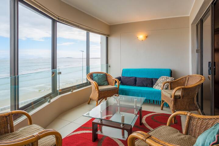 Luxurious Beach Front with parking