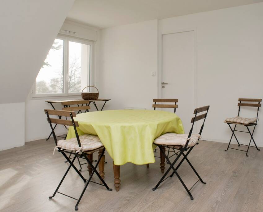 Séjour côté repas