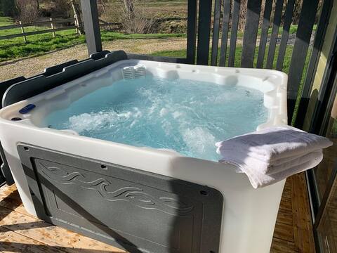 3 bedroom chalet with Jacuzzi