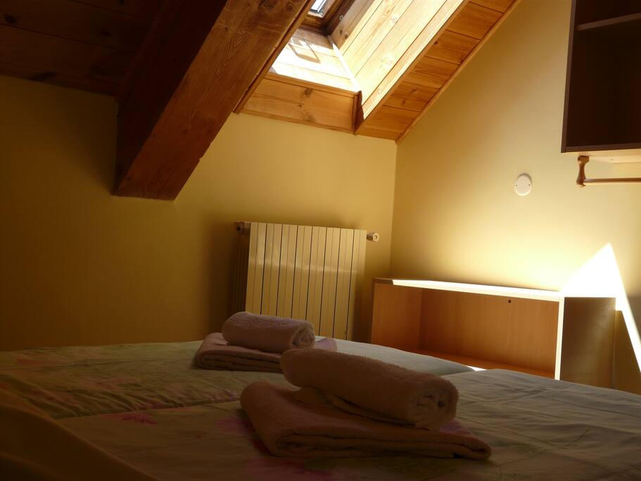 Chambre mansardée.