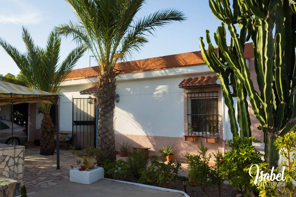 Entrada principal de la Villa