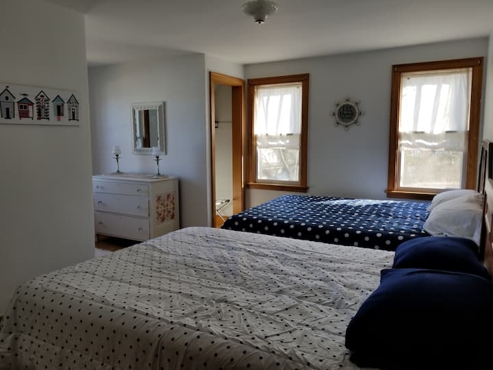 SPAVAĆA SOBA 2 - 2 BRAČNA KREVETA (1,6X2)