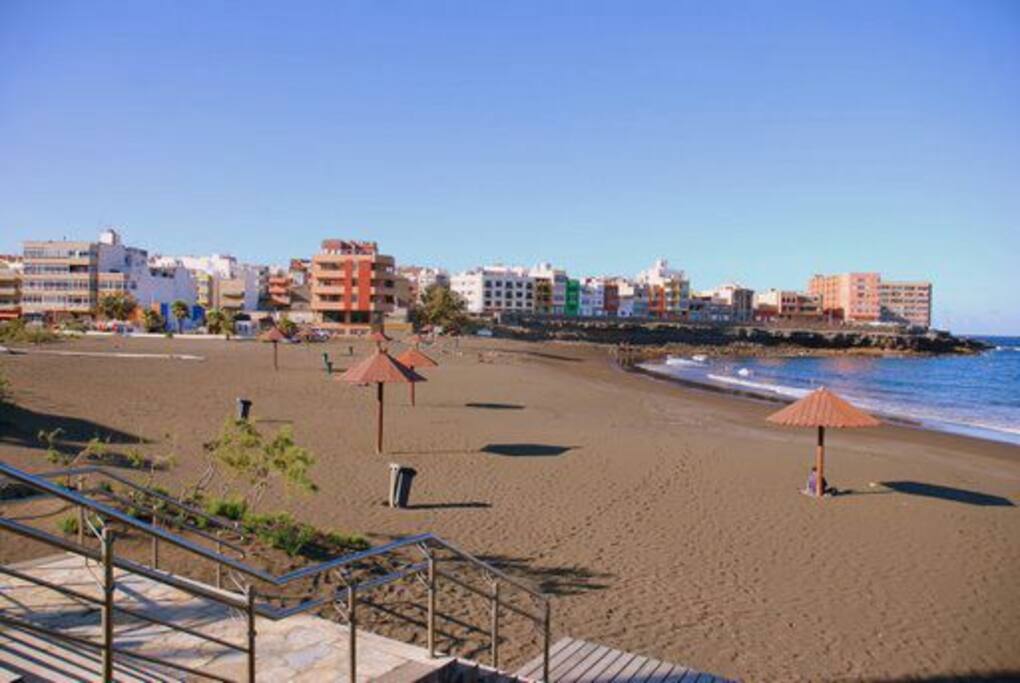Playa de La Garita, situada a 2 km del alojamiento
