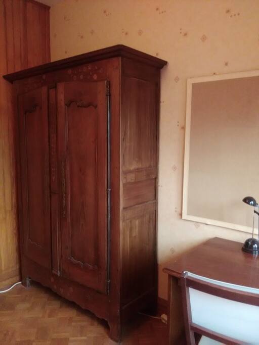 Armoire bretonne