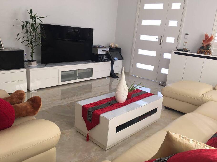 Living room & TV