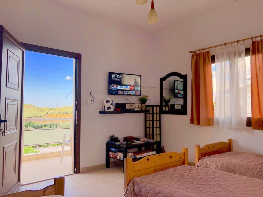 Lie down, watch a movie and enjoy the view to the surrounding hills!