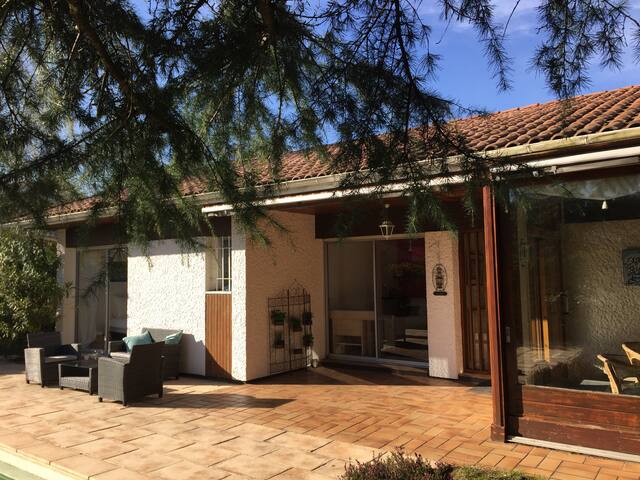 Porte de Bordeaux, Villa 6 chambres, piscine. gallery image 2