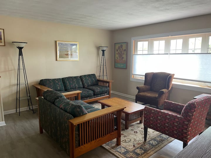 Kayaker’s Dune Cottage - Gary, IN