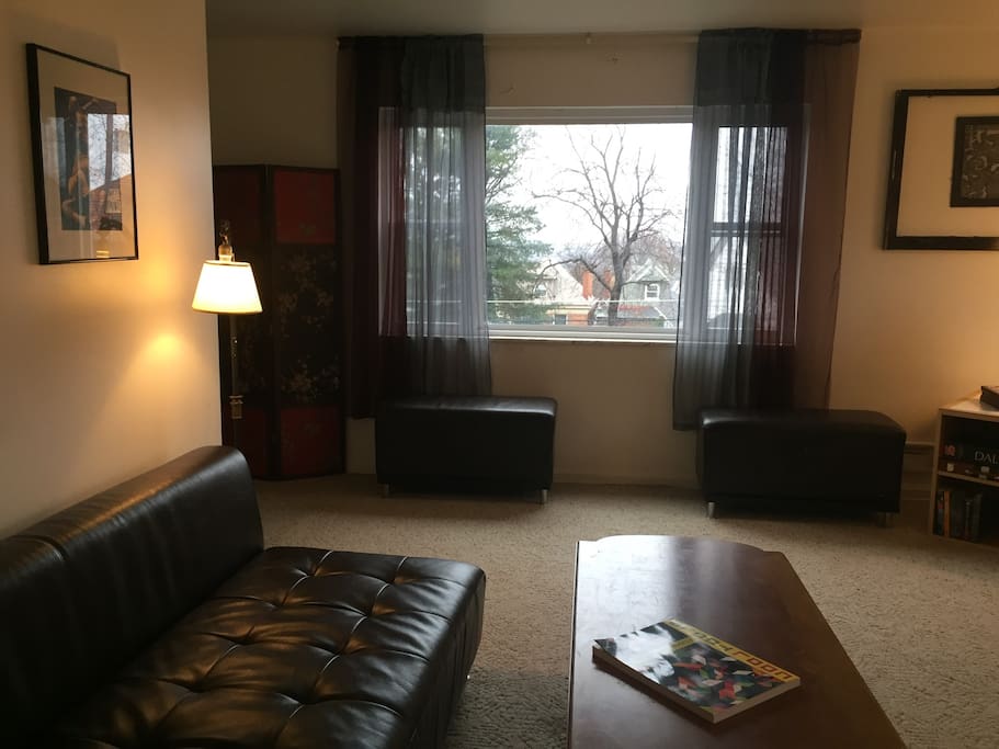 Spacious living room