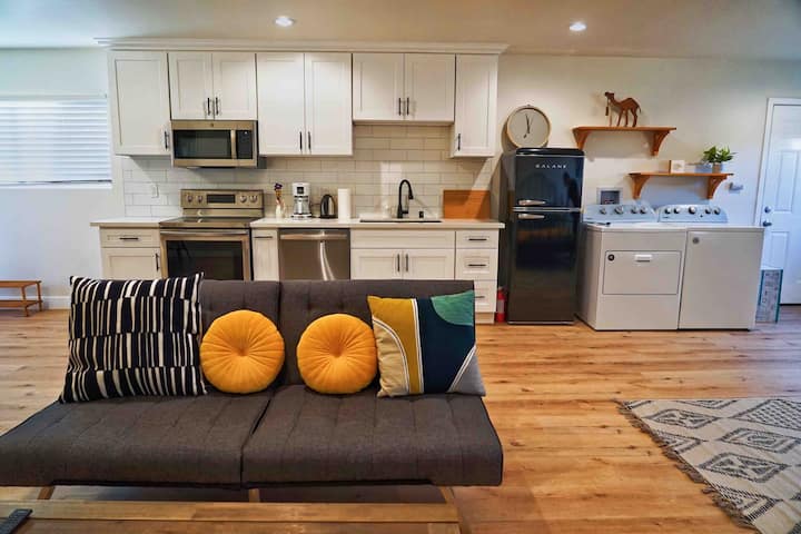 Orchids Haus, Big, Clean, Fast Wifi, A/c (31d Min) - Torrance, CA